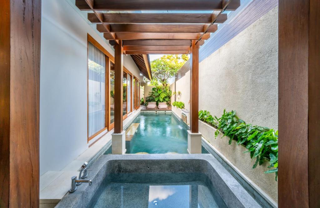 Luxbali